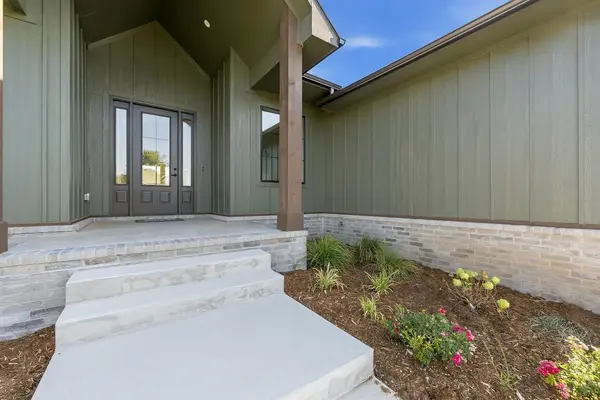 3414 N Deer Rdg, Rose Hill, KS 67133