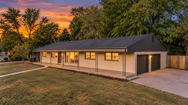 801 S Fabrique Dr, Wichita, KS 67211
