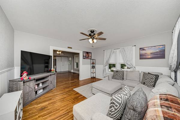 114 E Fifth, Minneapolis, KS 67467
