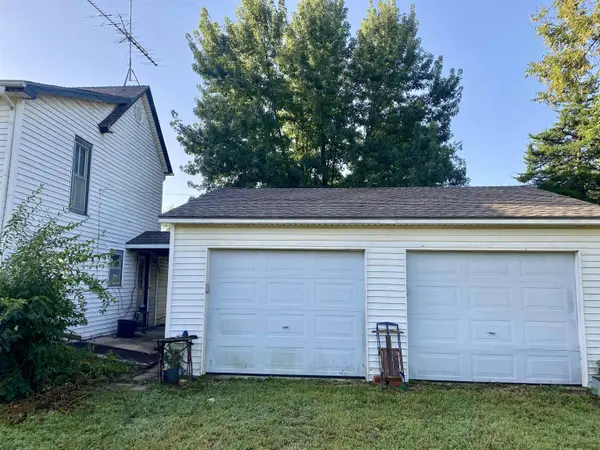 623 N Line, Belle Plaine, KS 67013