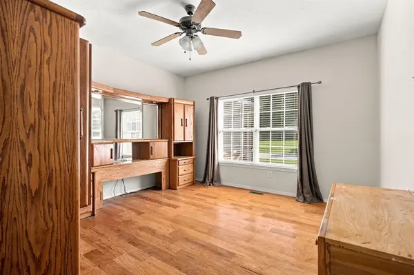 1354 N Sandy Creek CIR #4, Nixa, MO 65714