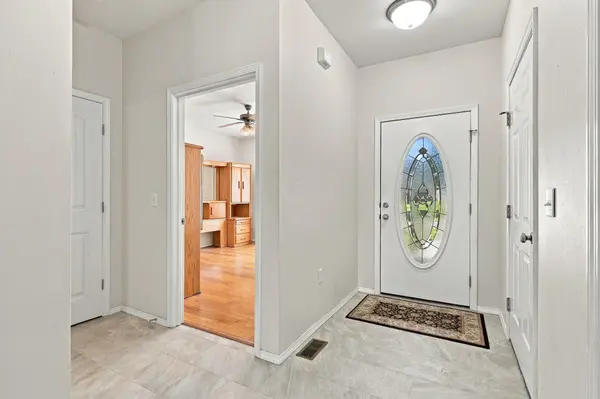 1354 N Sandy Creek CIR #4, Nixa, MO 65714