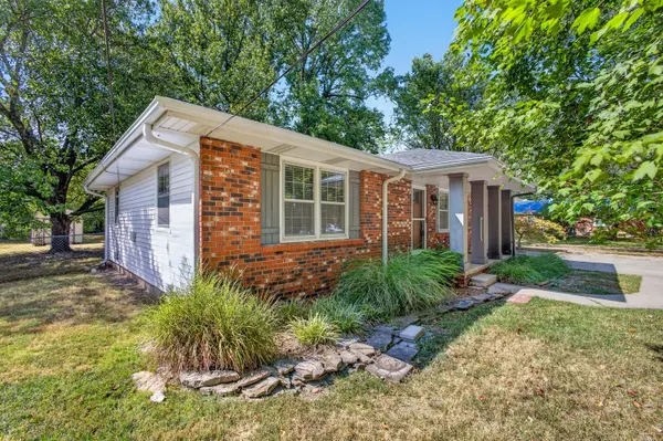 2829 N Oakland AVE, Springfield, MO 65803
