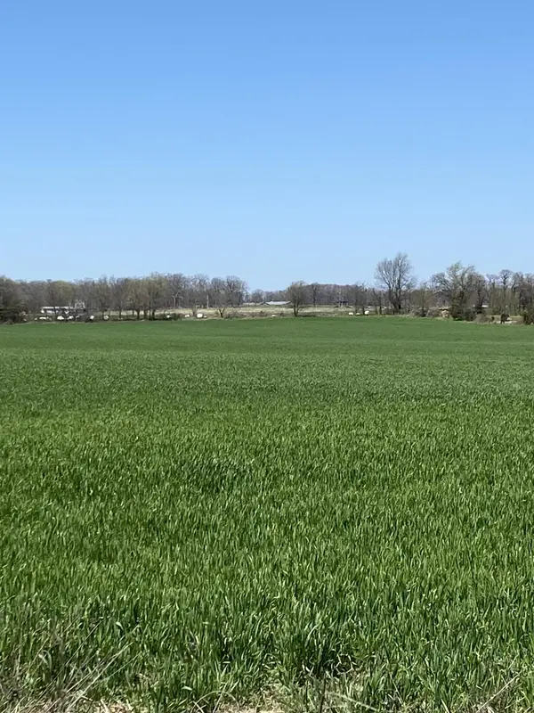 000 Farm Road 1090, Cassville, MO 65625
