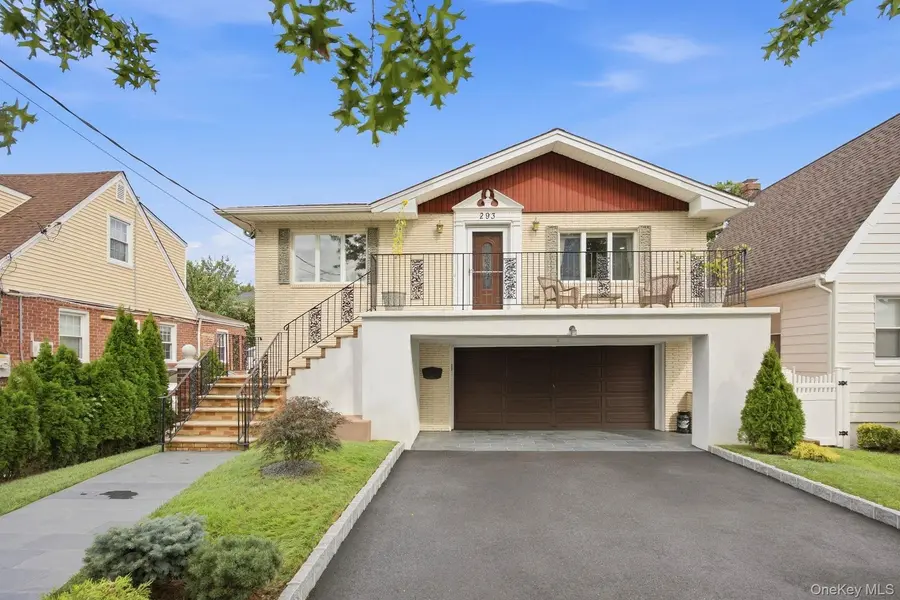 293 85th AVE, Floral Park, NY 11001