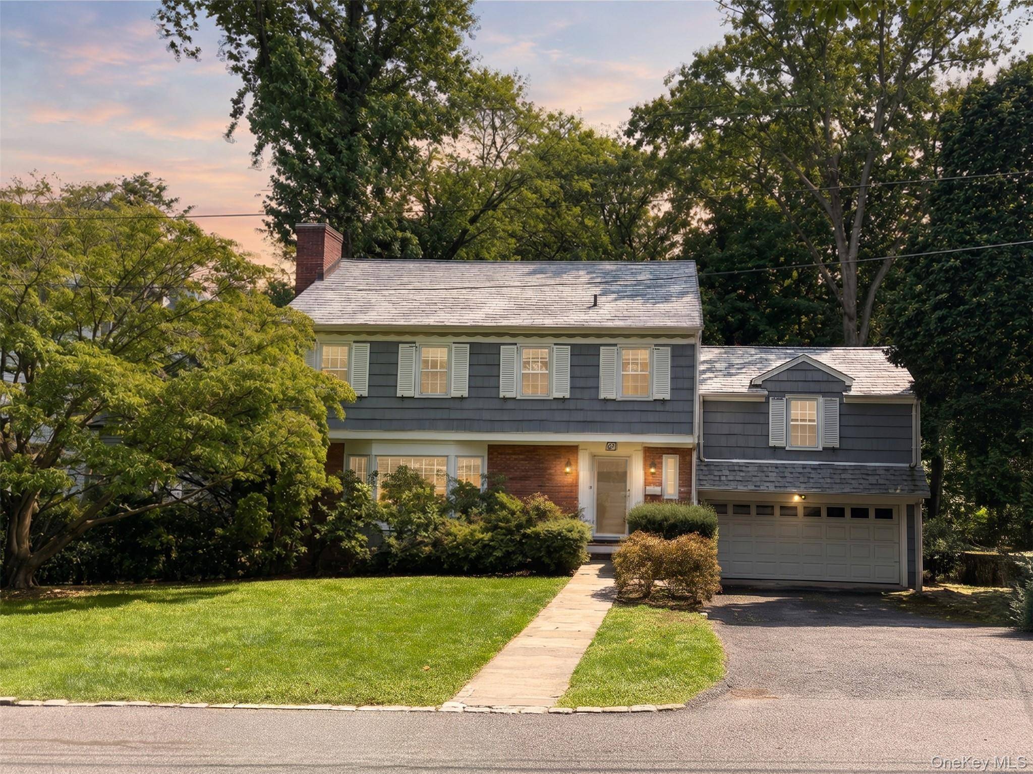 10 Forest LN, Scarsdale, NY 10583