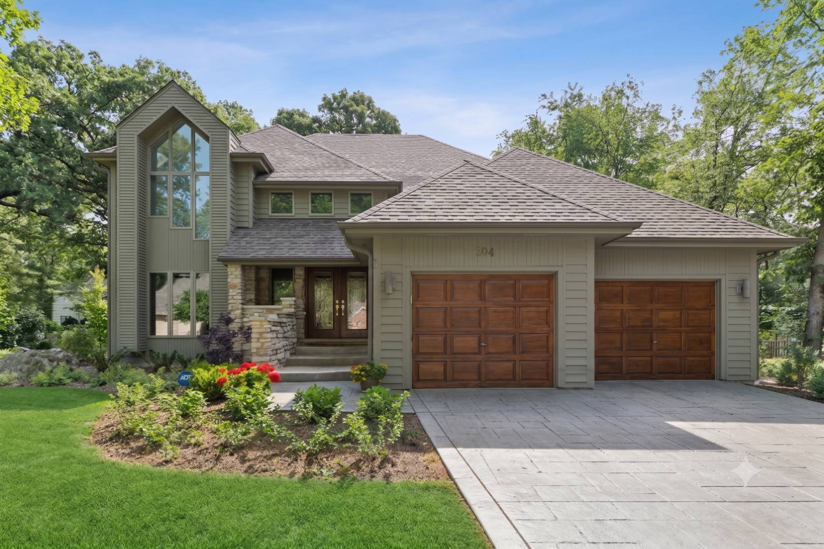 304 Apple River DR, Naperville, IL 60565