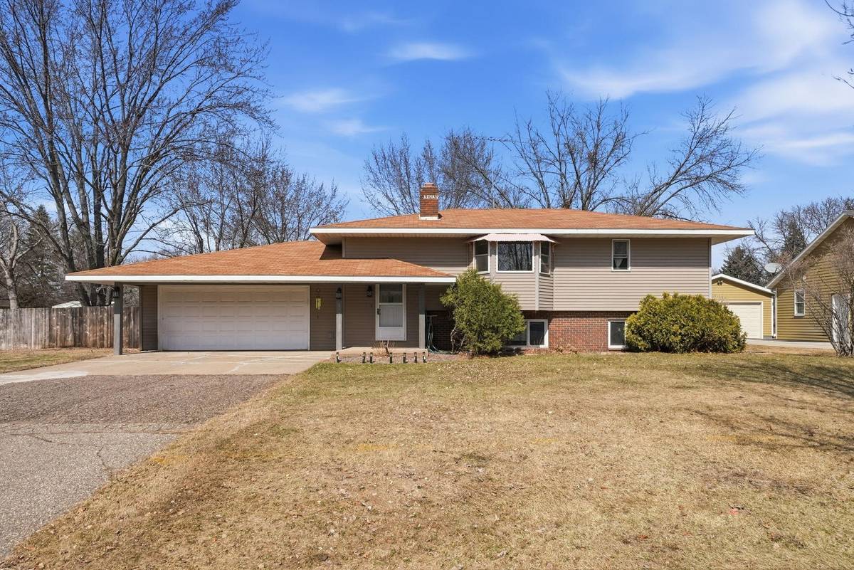 833 Lewis PL, Saint Cloud, MN 56301