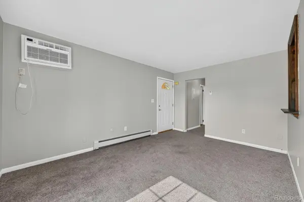 39440 Muffatt #39535, Harrison Charter Township, MI 48045
