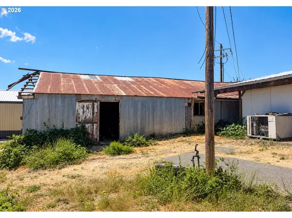 3047 UPPER RIVER RD, Grants Pass, OR 97526