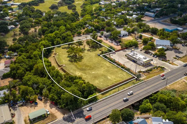 620 E San Antonio ST, Fredericksburg, TX 78624