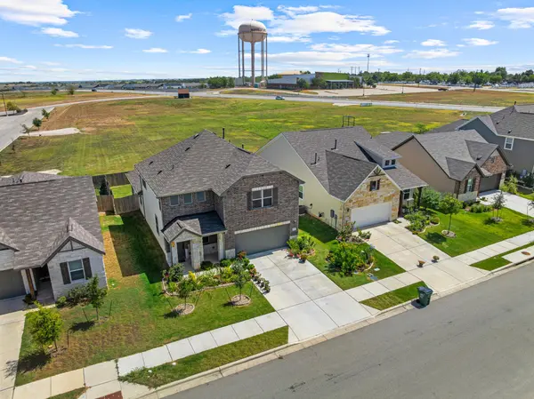 110 Palo Brea LOOP, Hutto, TX 78634