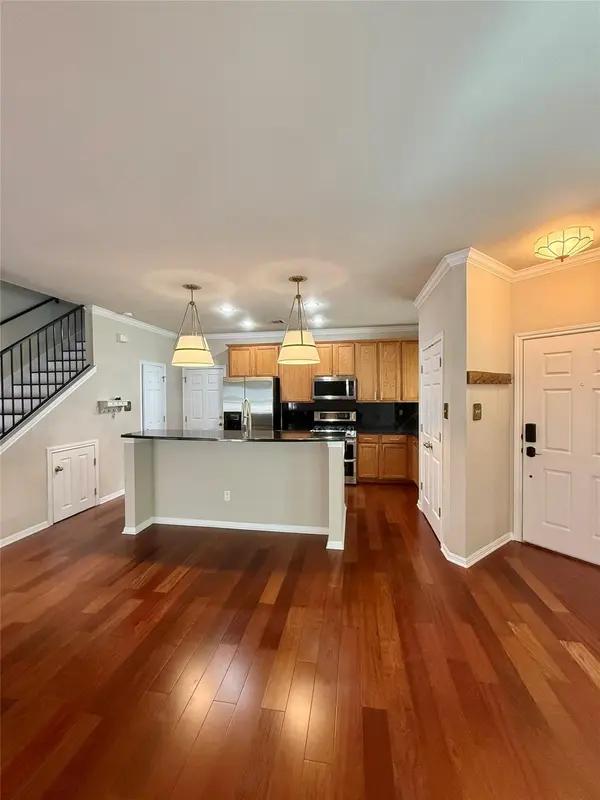 411 W Saint Elmo RD #39, Austin, TX 78745
