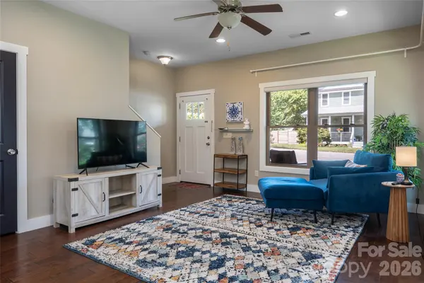 43 Burk ST, Asheville, NC 28806
