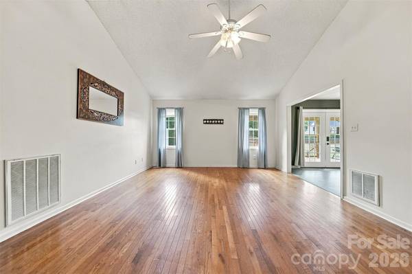 4917 Pond CT, Conover, NC 28613