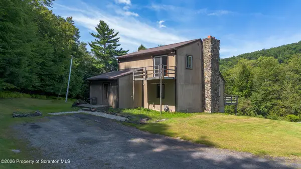 45 Louis LN, Wyoming, PA 18644