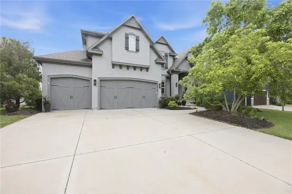 24913 W 98th ST, Lenexa, KS 66227