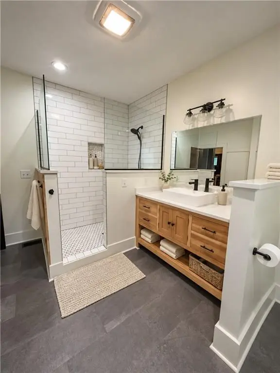 317 SE Grand AVE, Lee's Summit, MO 64063