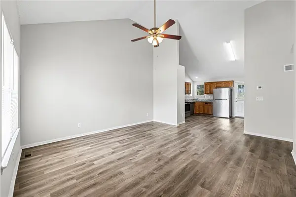 1012 NE Queens CT, Lee's Summit, MO 64064