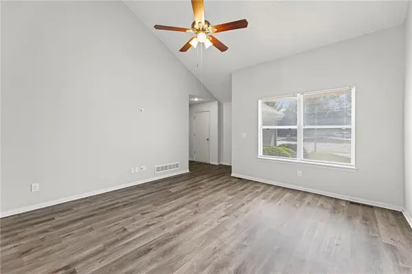1012 NE Queens CT, Lee's Summit, MO 64064