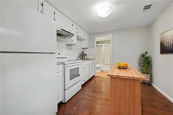 1418 Maple LN, Lawrence, KS 66044