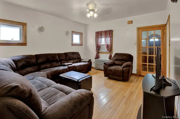 124-19 193rd ST, Springfield Gardens, NY 11413