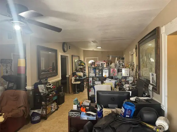 1315 N PINE HILLS RD, Orlando, FL 32808