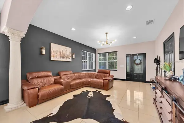 8930 N NEWPORT AVE, Tampa, FL 33604