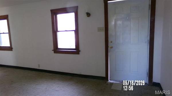8 East C ST, Belleville, IL 62220