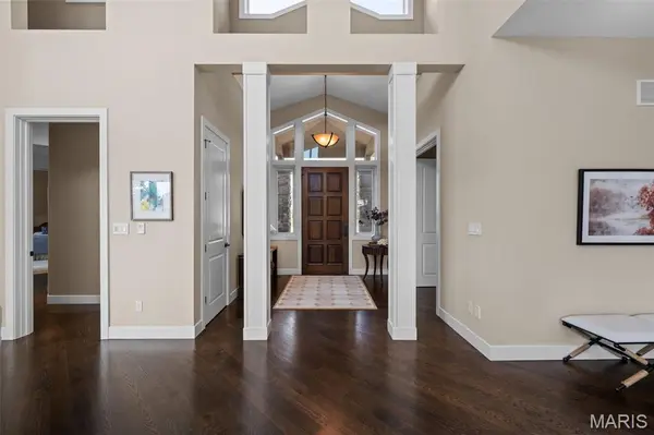 12864 Willow Pond CT, Des Peres, MO 63131