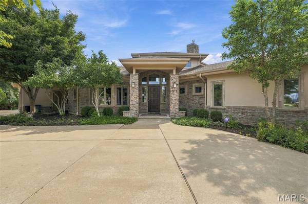 12864 Willow Pond CT, Des Peres, MO 63131