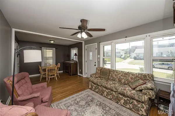 10341 Saint Katherine LN, St Ann, MO 63074