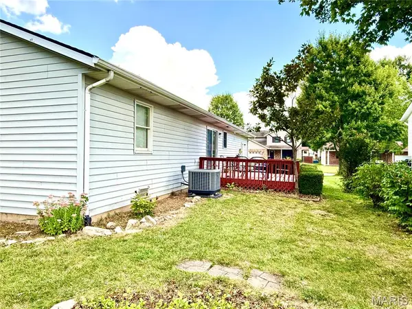 460 Fairfax ST, Columbia, IL 62236