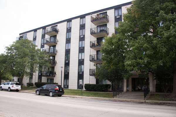9701 N Dee RD #6M, Niles, IL 60714