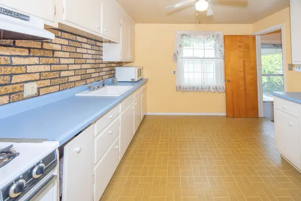 1613 Glenwood AVE, Joliet, IL 60435