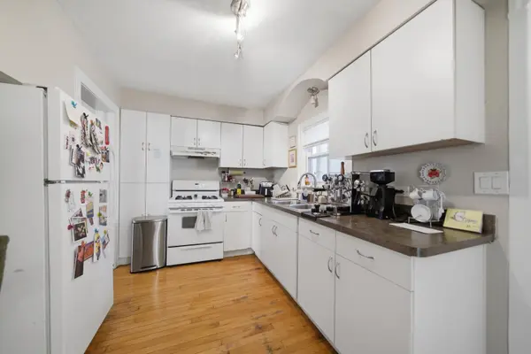 2418 N Western AVE, Chicago, IL 60647