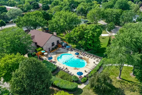 710 Saint Andrews LN #23, Crystal Lake, IL 60014