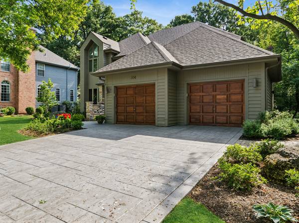 304 Apple River DR, Naperville, IL 60565