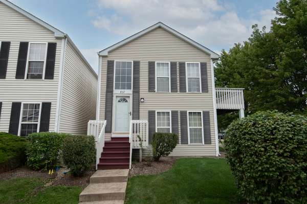 867 Symphony DR, Aurora, IL 60504