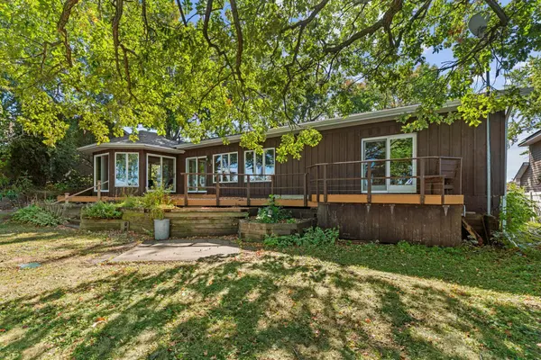 168 Peninsula RD, Medicine Lake, MN 55441