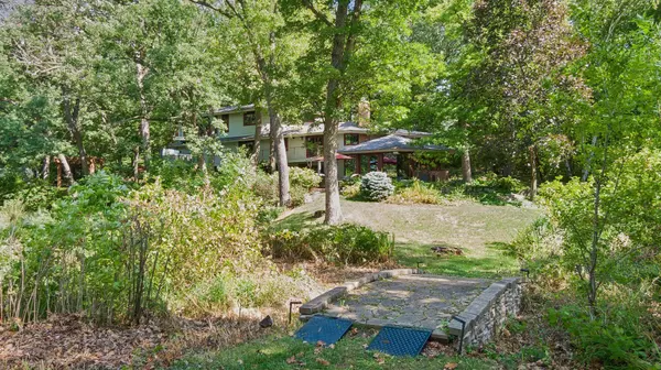 4 Thrush LN, North Oaks, MN 55127