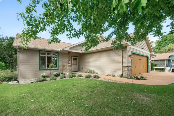 525 Devin LN, River Falls, WI 54022