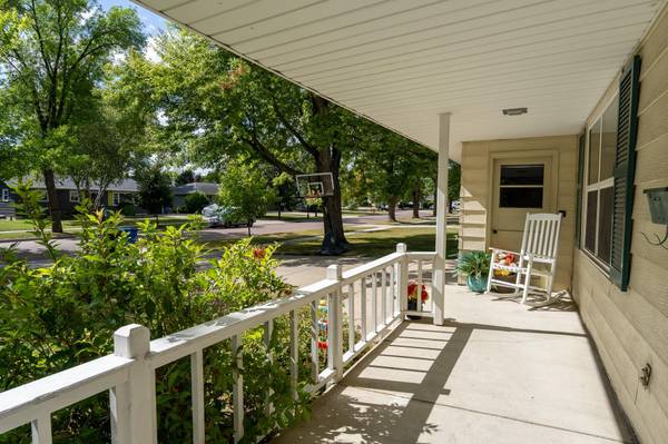 913 Park DR S, Fargo, ND 58103
