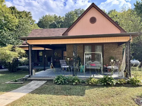 109 W 1st St, Iron City, TN 38463