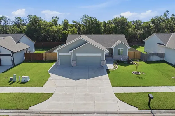 3518 Laughlin St, Derby, KS 67037-2318