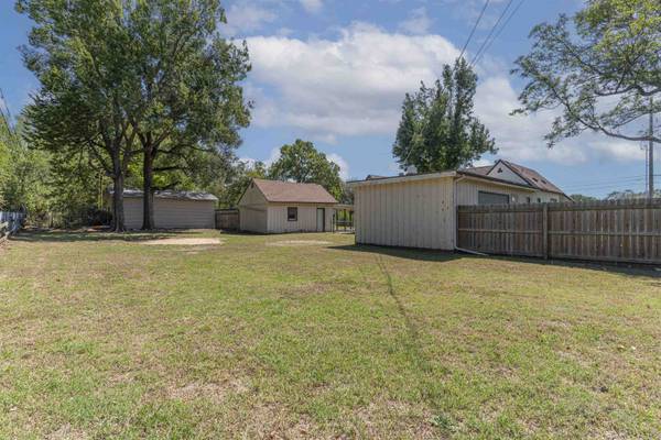 1416 W Kansas Ave., Arkansas City, KS 67005