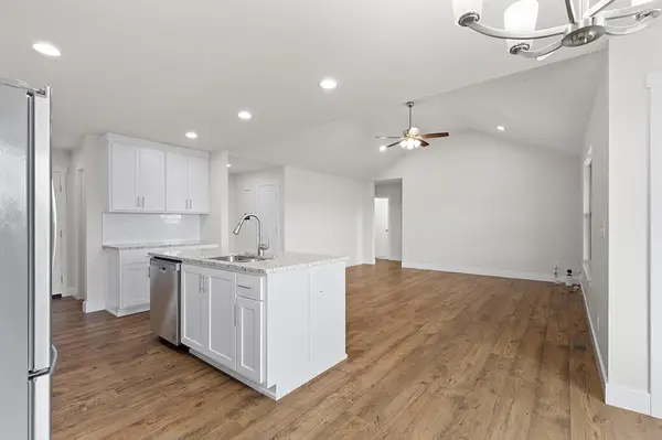 1026 S Gettysburg LOOP, Republic, MO 65738