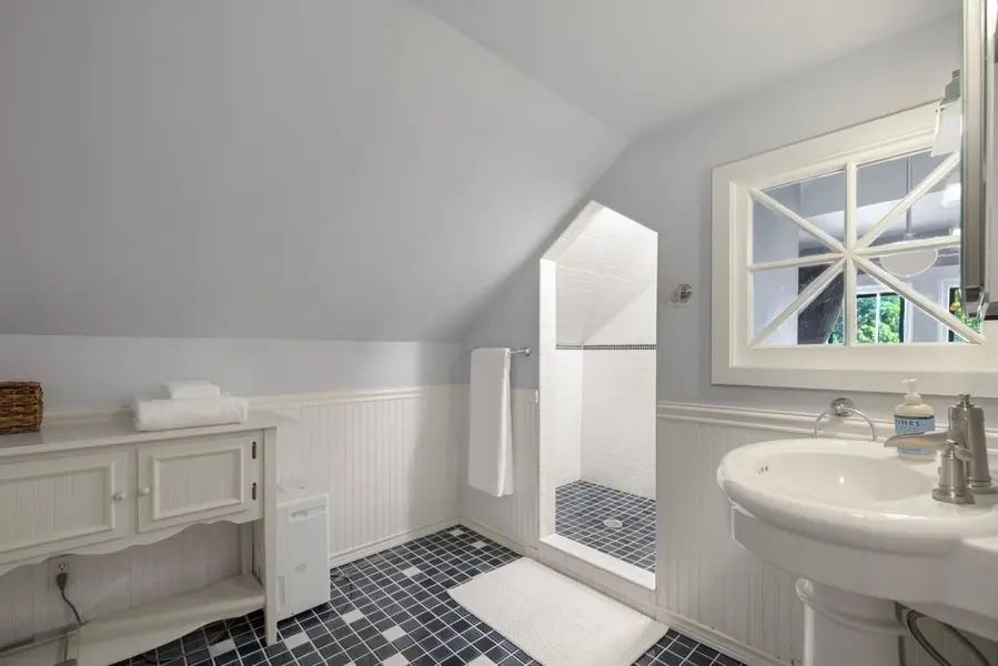 2707 Hayes ST NE, Minneapolis, MN 55418