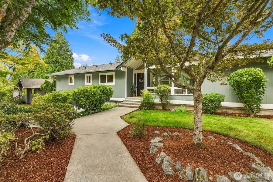 20130 44th AVE NE, Lake Forest Park, WA 98155