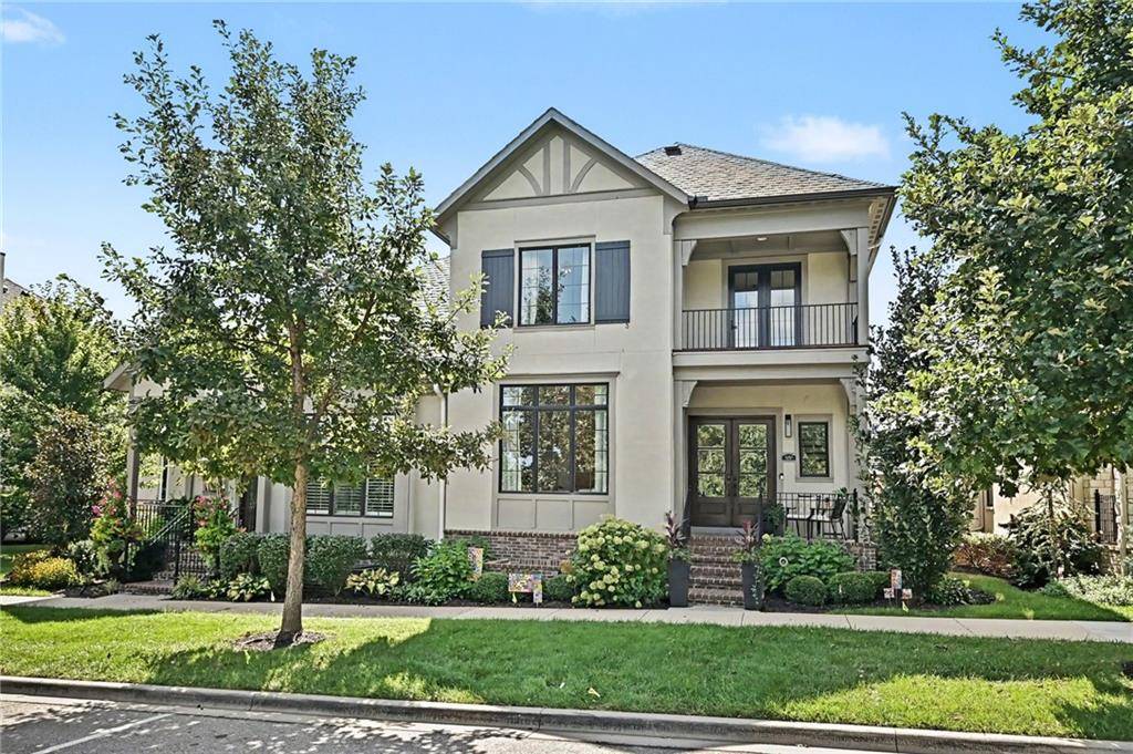 5207 Meadowbrook Pkwy, Prairie Village, KS 66207